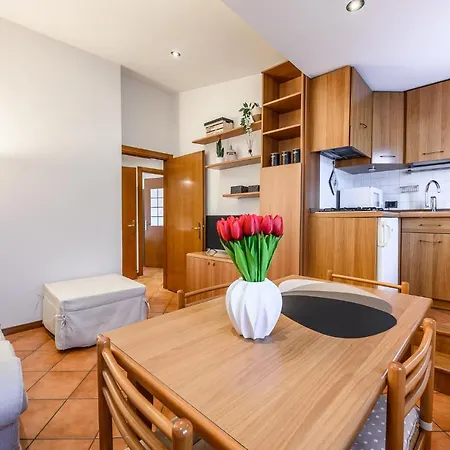 Hoomee San Zeno Apartment