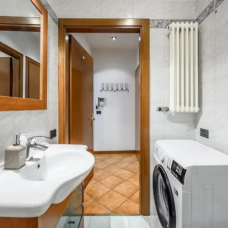 Hoomee San Zeno Apartment